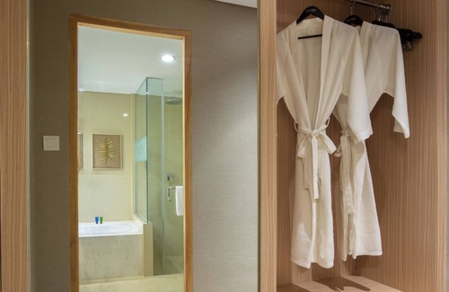 Gresik Hotel | Aston Gresik Hotel & Conference Center