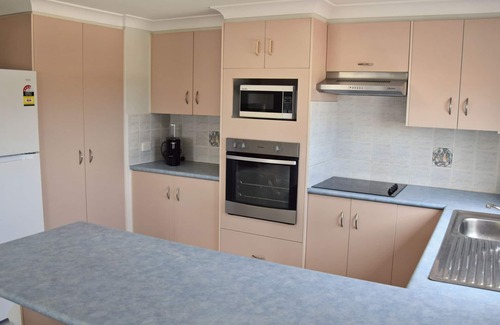 South West Rocks Apartment | Astor Apartment 2 - walk to the beach