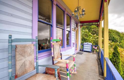 Astoria Apartment | Astoria Painted Lady Historic Apt with River View!