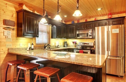 Copperhill Cabin | Astounding River View - New Listing! Luxurious Cabin with Direct River Access and Views