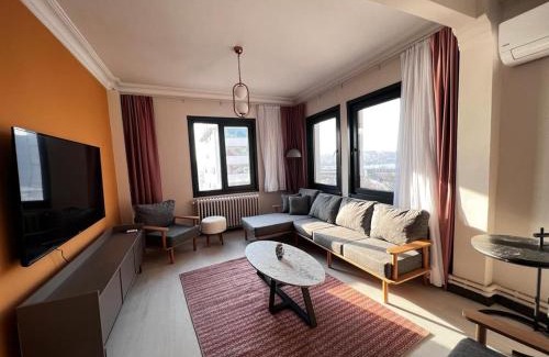 Galata Apartment | Astounding Sea View Apartment in Karaköy 4BR, 2BA