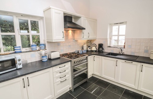 Lostwithiel Cottage | ASTRANTIA COTTAGE, family friendly, with open fire in Lostwithiel