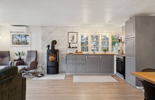 Hou House | "Astrid" - 875m from the sea by Interhome