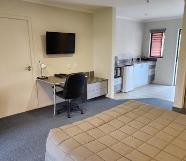 Greytown Hotel | ASURE Oak Estate Motor Lodge