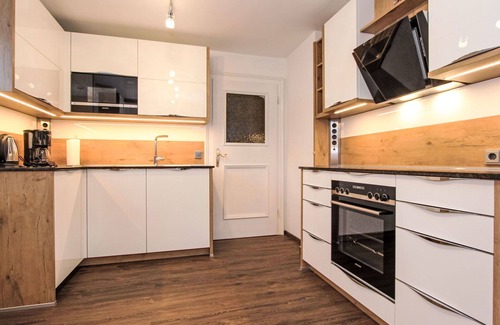 Bruck an der Grossglocknerstrasse House | Beautiful private villa for 10 guests with TV and parking