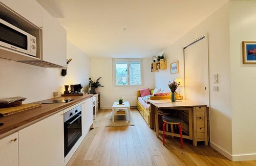 Sud-Gare Apartment | At calme❤️ - T2 - 5 min walk from station and metro - Parking