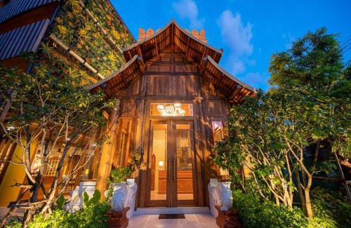 Thapae Hotel | At Gate Thaphae Hotel