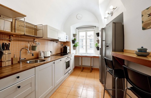 Hradcany Apartment | At the Blue Lion - Apartment for 7 Guests - Parking Assistance