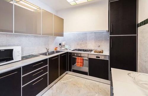 Santa Croce Apartment | At the Heart of Florence with Private Garden and Parking