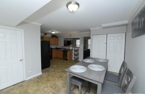 Fox Valley House | At Your Service! Cozy Quarters