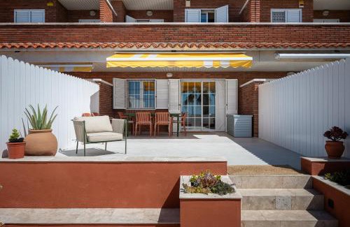 Creixell Villa | AT148 Frente la playa, jardín privado, vistas mar