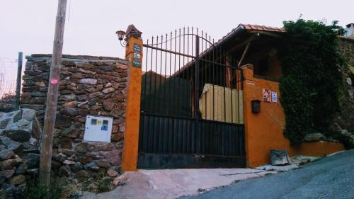 San Bartolome de Tormes House | Atardecer en Gredos 1