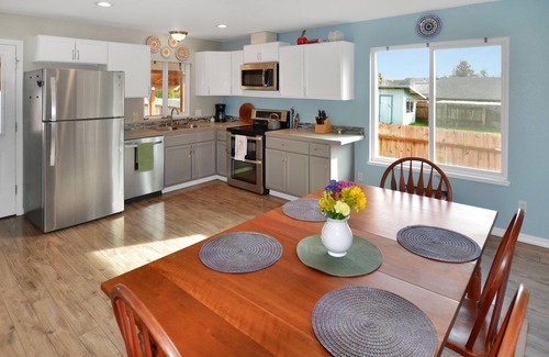 Brookings House | Atargatis "the first mermaid"; an updated & spacious home, close to everything!