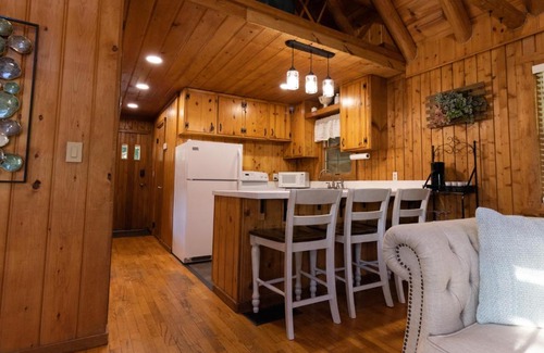 West Columbia House | Athens and Albany's Hillside Haven