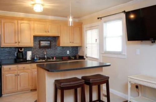 Annapolis House | “Athens of America,” Annapolis Apartment One B