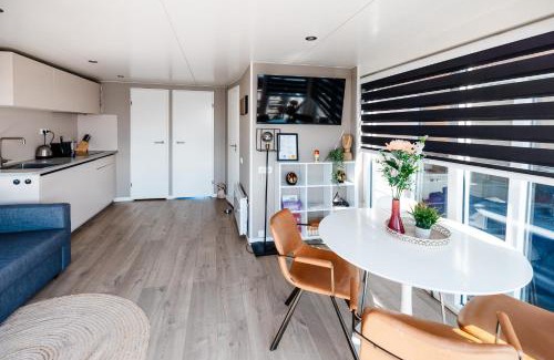Vinkeveen Boat Rental | Atlanta. Een buitengewone ervaring. Dicht bij AMS.