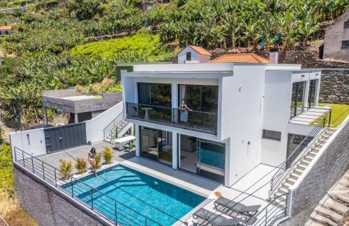 Tabua Villa | Atlantic Pebble Villa