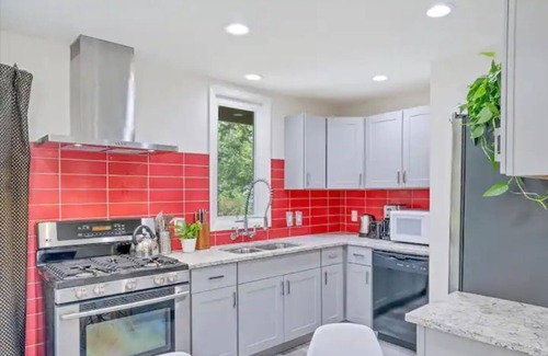Windsor Park House | Atomic Age 3/2 Lodge