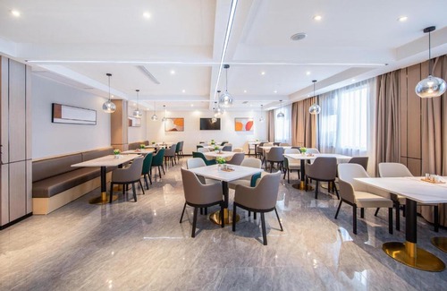 Yingjiang District Hotel | Atour Hotel Anqing Wuyue Plaza