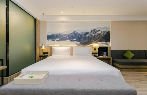 Wuhou Hotel | Atour Hotel Chengdu Shuangliu International Airport
