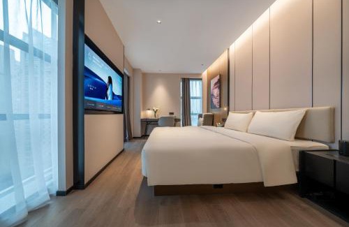 Qu County Hotel | Atour Hotel Dazhou Quxian Wealth Center