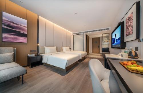 Qu County Hotel | Atour Hotel Dazhou Quxian Wealth Center