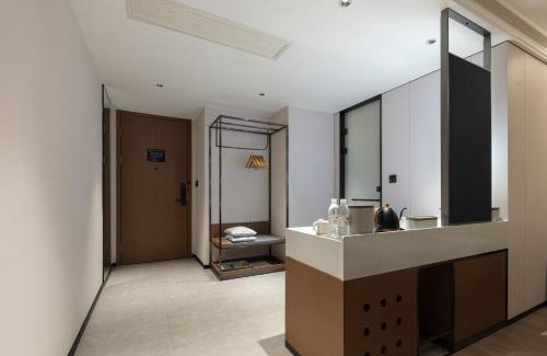Xiaoshan Hotel | Atour Hotel Hangzhou Xiaoshan Kaiyuan Plaza