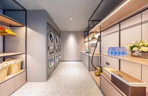 Jiangyang District Hotel | Atour Hotel Luzhou Finance Centre