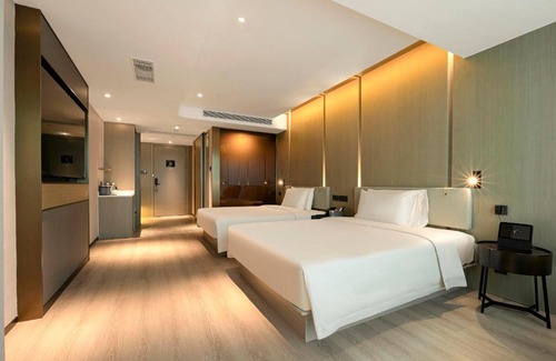 Jiang'an District Hotel | Atour Hotel Wuhan Hankou Financial Center