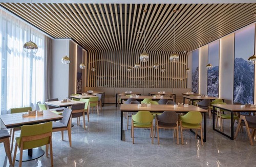 Wuhan Hotel | Atour Hotel (Wuhan Mulan Pishang Building)