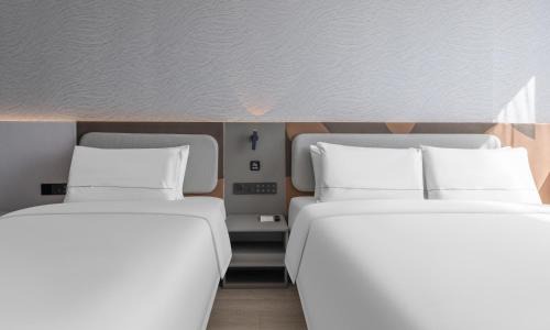 Tanggu Hotel | Atour Light Hotel Tianjin Binhai New Area Third Street
