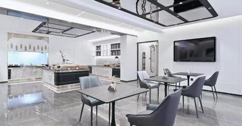 Hongqiao Hotel | Atour X Hotel Tianjin West Railway Station South Square