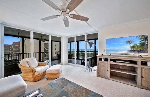 Sanibel House | Atrium #201