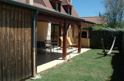 Castelnaud-la-Chapelle House | Attached house with garden for 2 people and a baby in a small-scale park