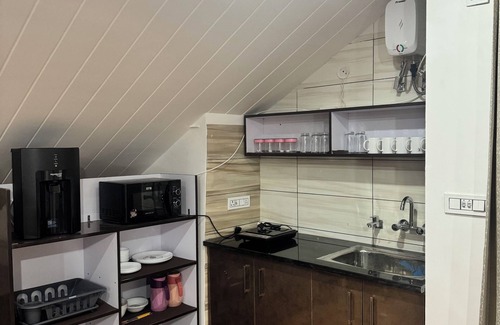 Sidhpur Ski Chalet | Attic Breeze 2BR -Mountain Villa