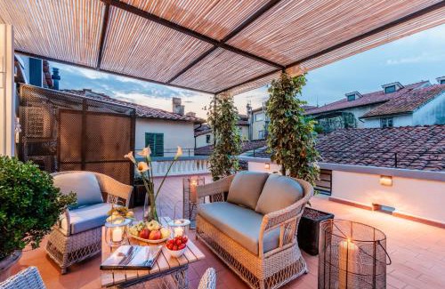 Lucca Historical Center House | Attico con grande terrazza sulla città