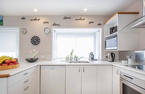 Bucklands Beach Bed & Breakfast | Attitude BnB
