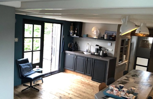 Easterein House | Attractive house with two bedrooms, 2 bathrooms and living area