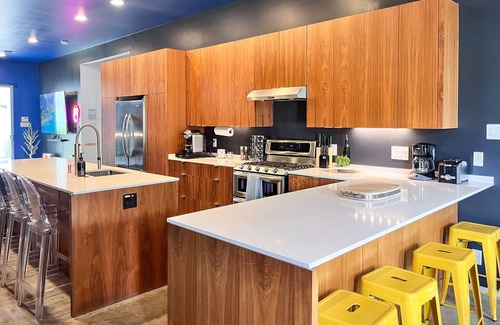East Cesar Chavez Villa | ATX Icon Mansion Rainey Street 6 min Walk