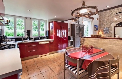 Brignogan-Plage House | ATYPICAL SEASIDE HOUSE 10/12 PERSONS LARGE GARDEN JACUZZI