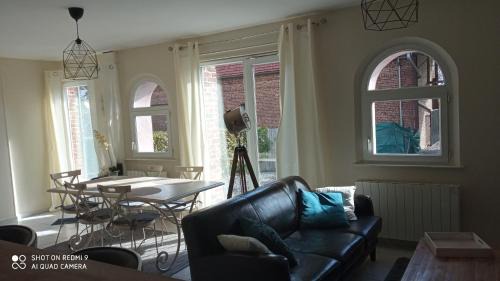 Parvillers-le-Quesnoy Apartment | Au bonheur des Anes - Gîte Topaze