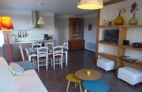 Roquefort-des-Corbieres House | Au Cœur D'un Village et a 10 Minutes des Plages. Animaux de Compagnie Acceptés