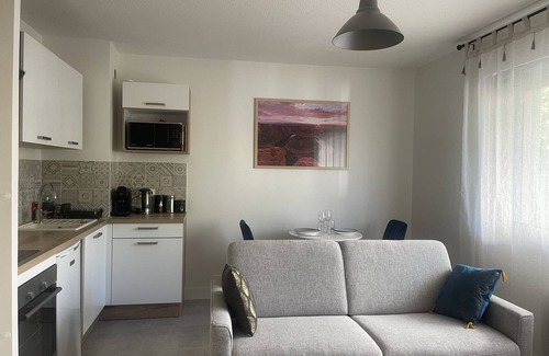 Gap Apartment | Au Calme et Proche Centre-ville, Studio Rénové Avec Équipements Neufs et Parking