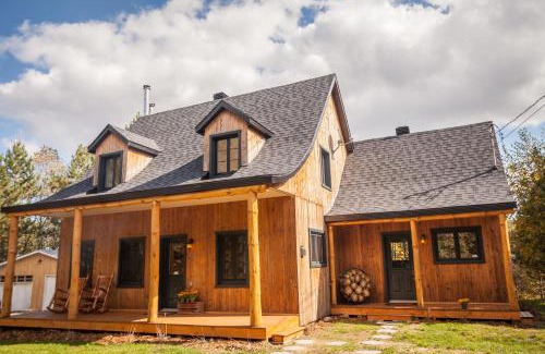 Sainte-Melanie Ski Chalet | Au Chic Chalet des Chutes Chic Chalet