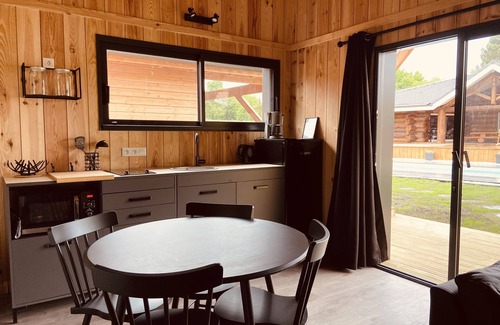 Saint-Aubin-de-Medoc Cottage | Au Cottage du Médoc : Le Gîte Montana Pour 4 Personnes