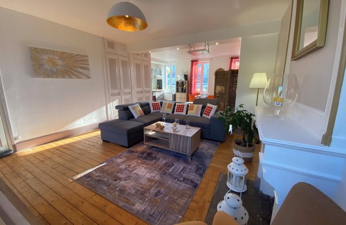 Cherbourg-en-Cotentin Apartment | Au logis de Abi Bienvenue 3-star rating Spacious bourgeois apartment