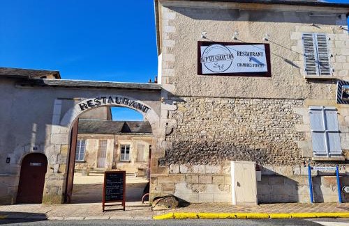 Les Aix-d'Angillon Bed & Breakfast | Au P'tit Gueul'ton