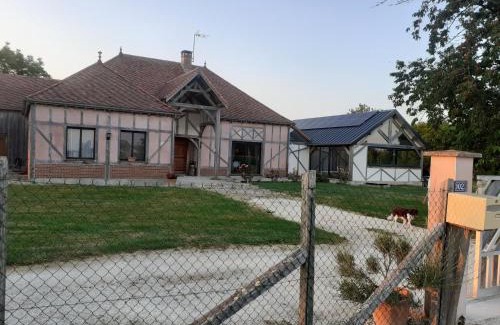 Auxon Bed & Breakfast | Au Pans de Bois. Repos et Détente