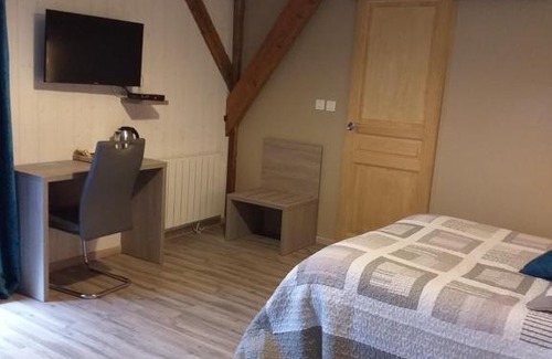 Saint-Martin-du-Frene Bed & Breakfast | Au petit bonheur