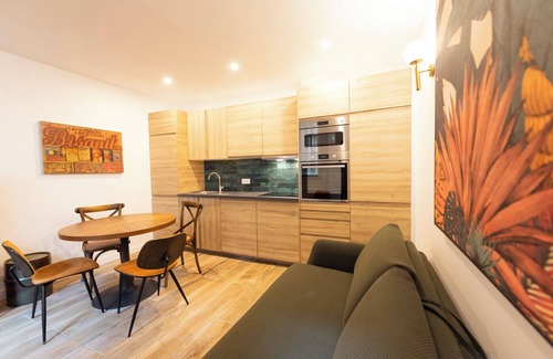 7th Arrondissement Apartment | Au pied de la Tour, 1BR/1BA, 4 people